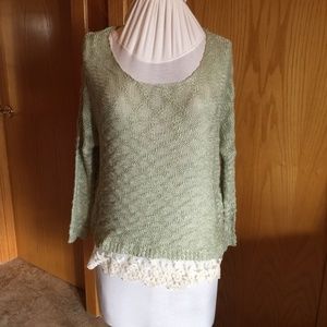 SO IT IS woman’s green knit top size Small